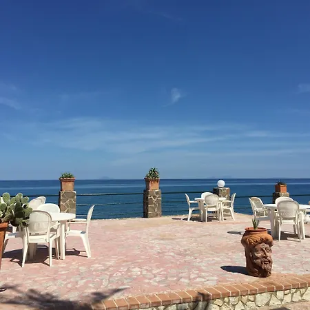 La Playa Blanca 4*