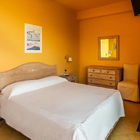 Hotel La Playa Blanca Santo Stefano di Camastra