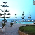Отель La Playa Blanca Санто-Стефано-ди-Камастра