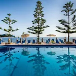 Отель La Playa Blanca Санто-Стефано-ди-Камастра