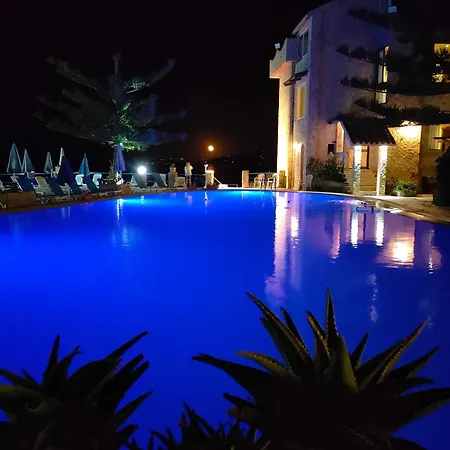 Hotel La Playa Blanca 4*