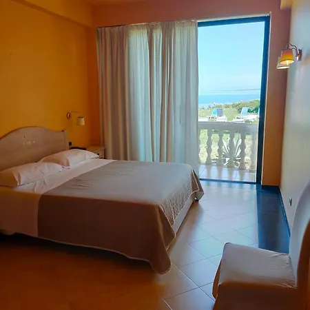La Playa Blanca Hotel 4*