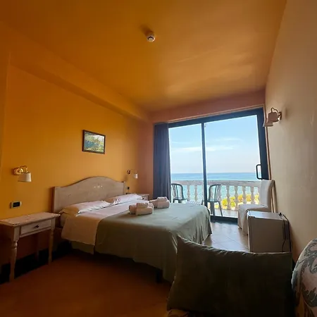 La Playa Blanca Hotel 4*