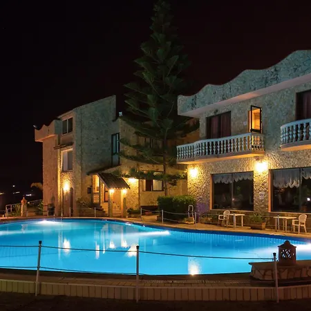 Hotel La Playa Blanca 4*