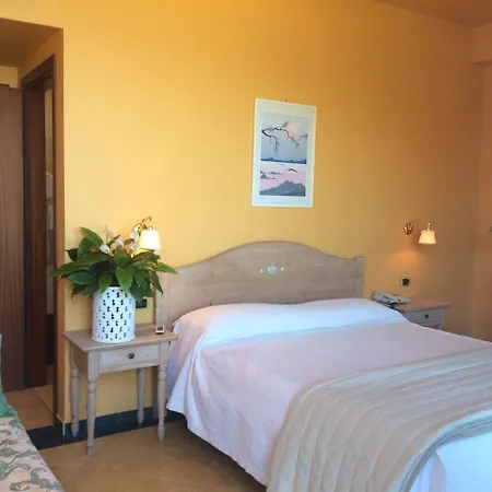 La Playa Blanca 4*