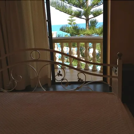 La Playa Blanca Hotel