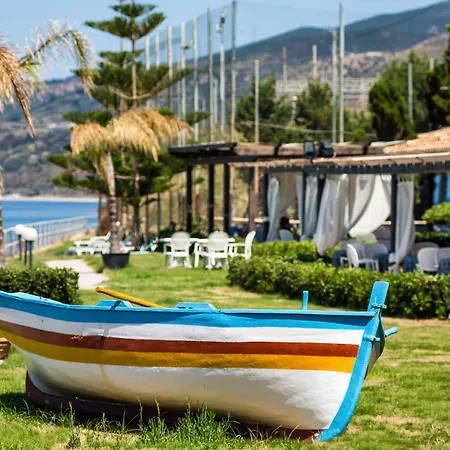 Hotel La Playa Blanca Santo Stefano di Camastra