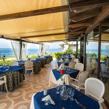La Playa Blanca Hotel 4*