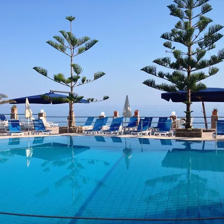 La Playa Blanca 4*