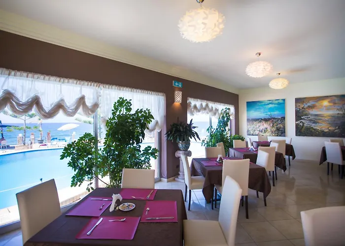 Hotel La Playa Blanca 4*