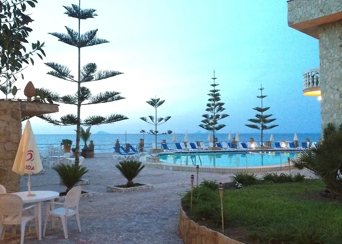 Hotel La Playa Blanca Santo Stefano di Camastra