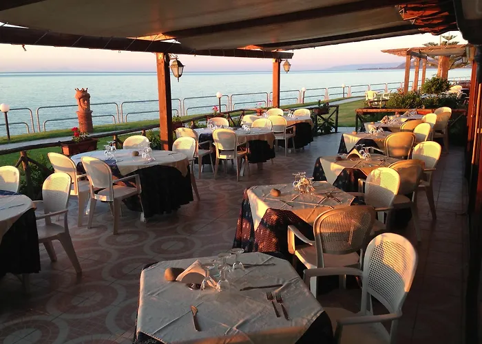 La Playa Blanca Santo Stefano di Camastra