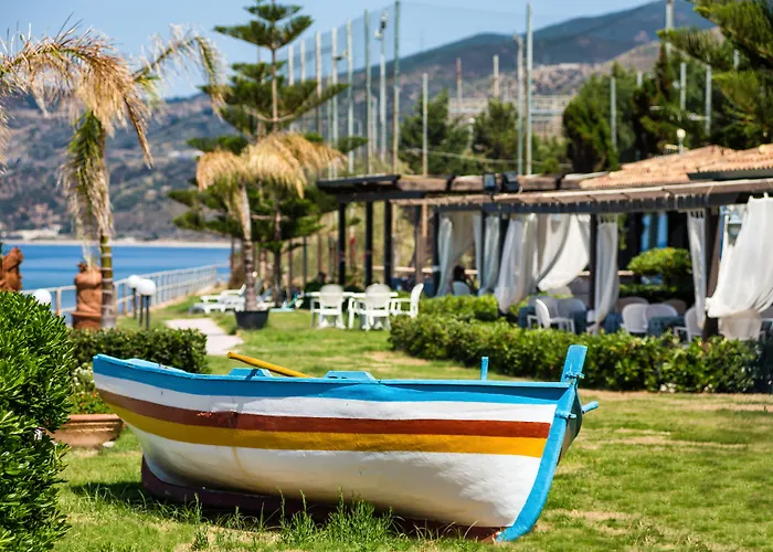 Hotel La Playa Blanca Santo Stefano di Camastra