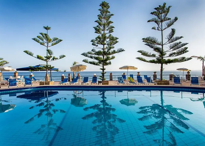 Hotel La Playa Blanca Santo Stefano di Camastra